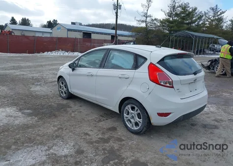 2015 Ford Fiesta Se z USA, uszkodzony, nr VIN 3FADP4EJ0FM140731